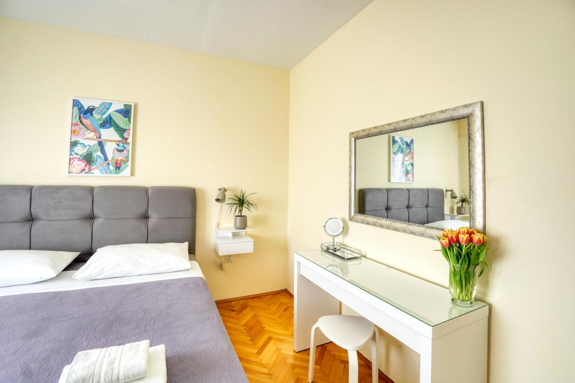 Apartmani Ana 10 Min. Hoda Od Centra Trogira Екстериор снимка