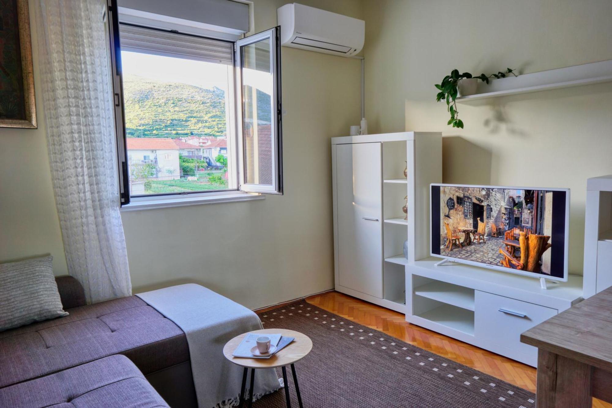 Apartmani Ana 10 Min. Hoda Od Centra Trogira Екстериор снимка